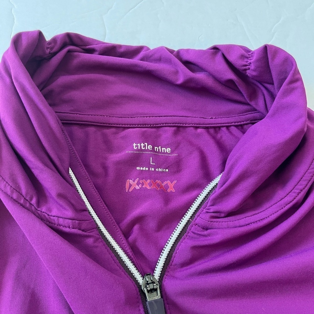 Title Nine Purple Pullover Long Sleeve Athletic Top Size Large Runs Small - Picture 3 of 7